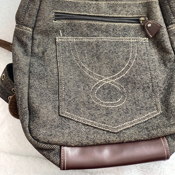 Backpack - Picture 2 of 3